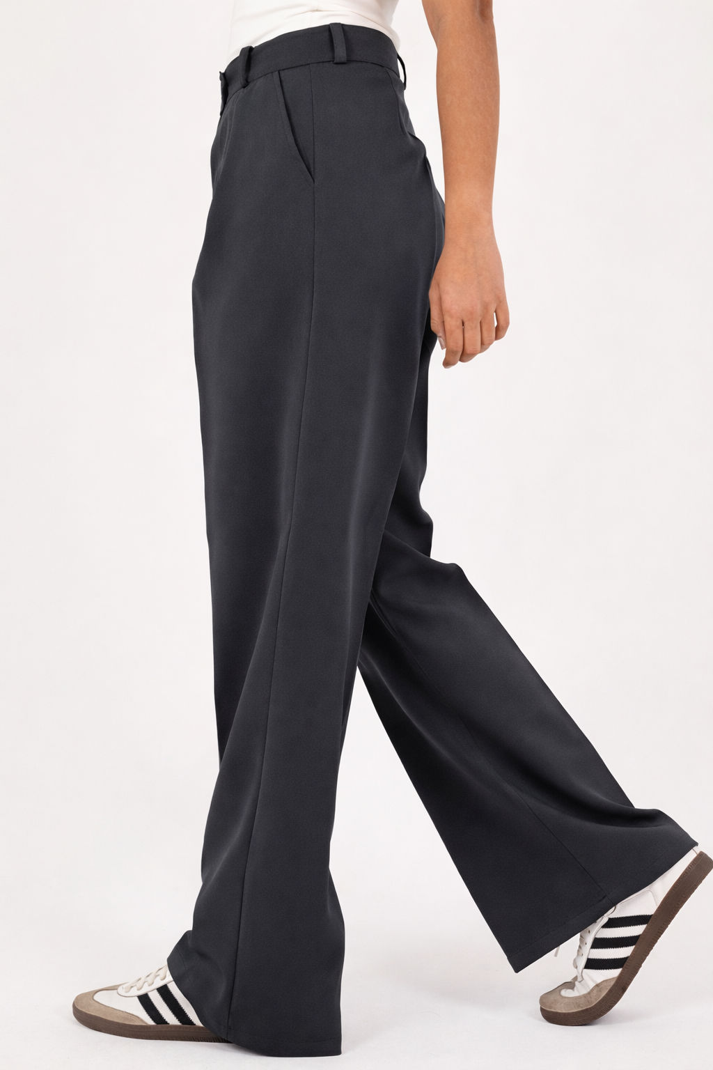 Wide-Leg Modern Pleated Pants