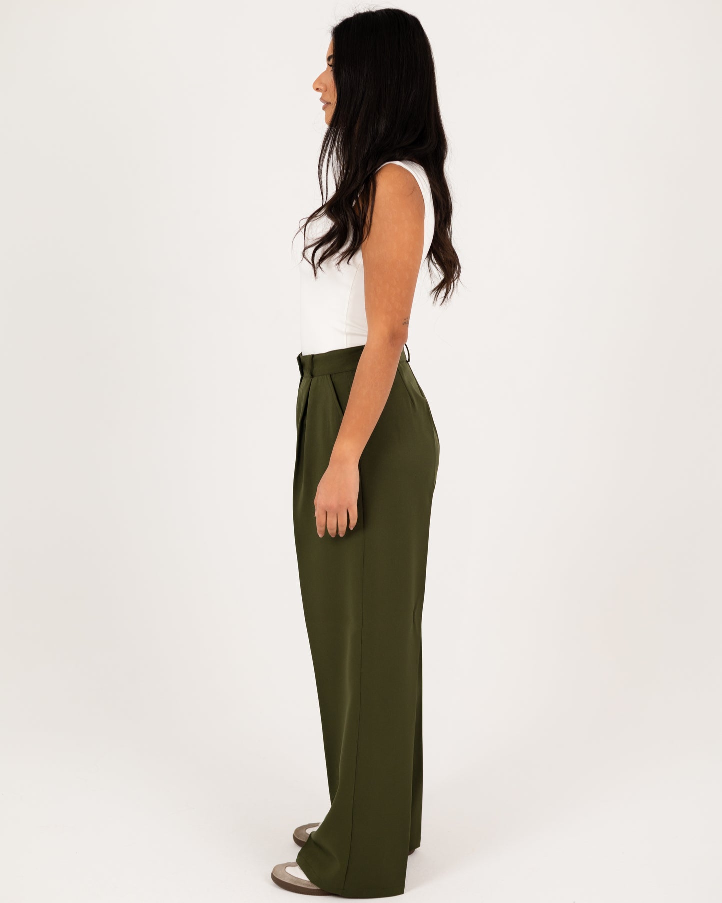 Wide-Leg Modern Pleated Pants