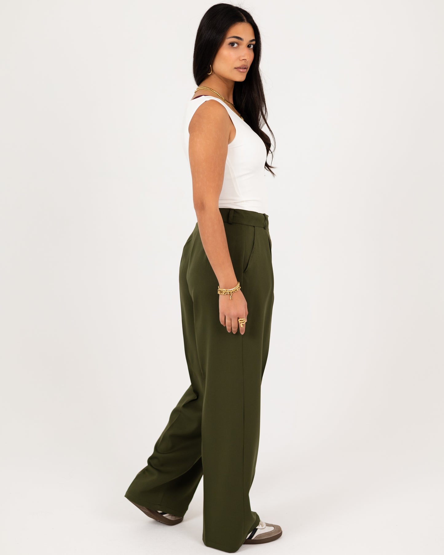 Wide-Leg Modern Pleated Pants