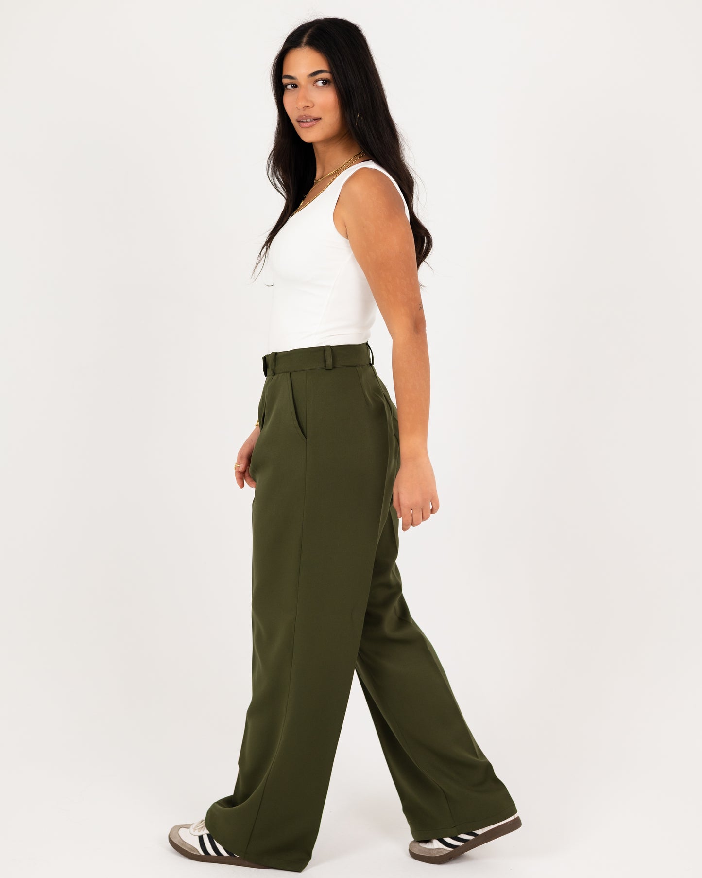 Wide-Leg Modern Pleated Pants