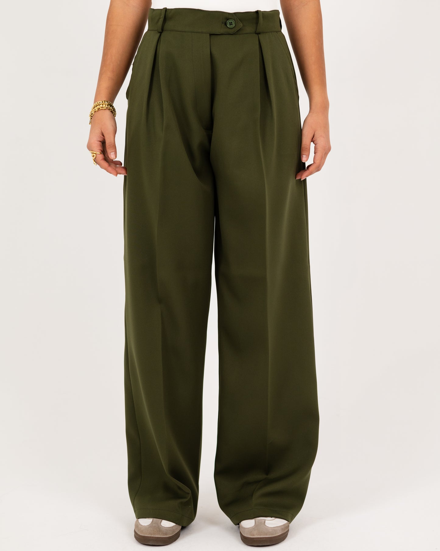 Wide-Leg Modern Pleated Pants