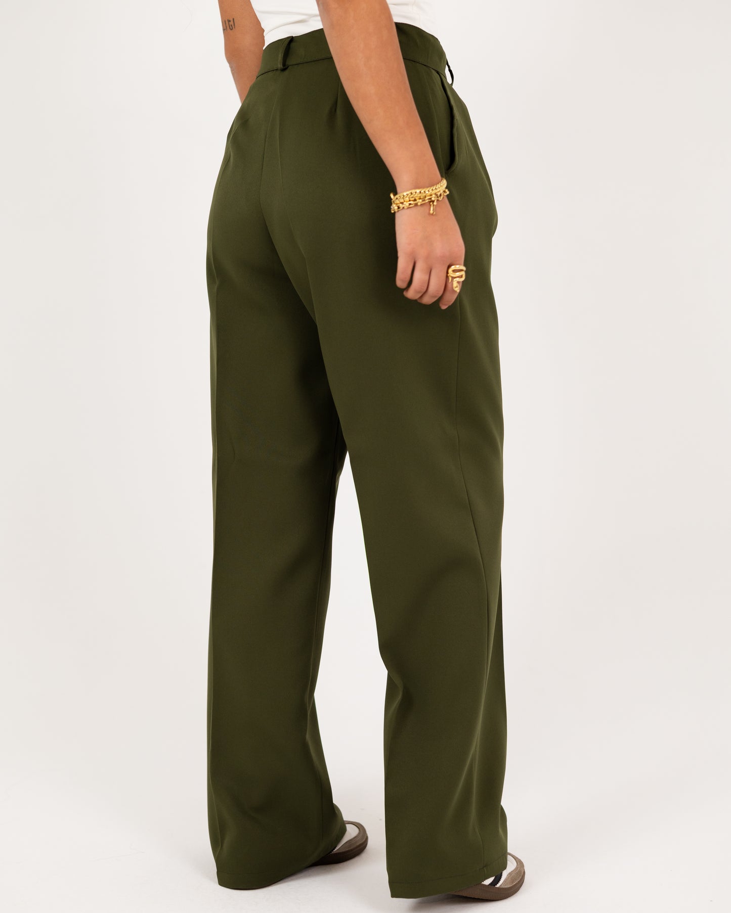 Wide-Leg Modern Pleated Pants