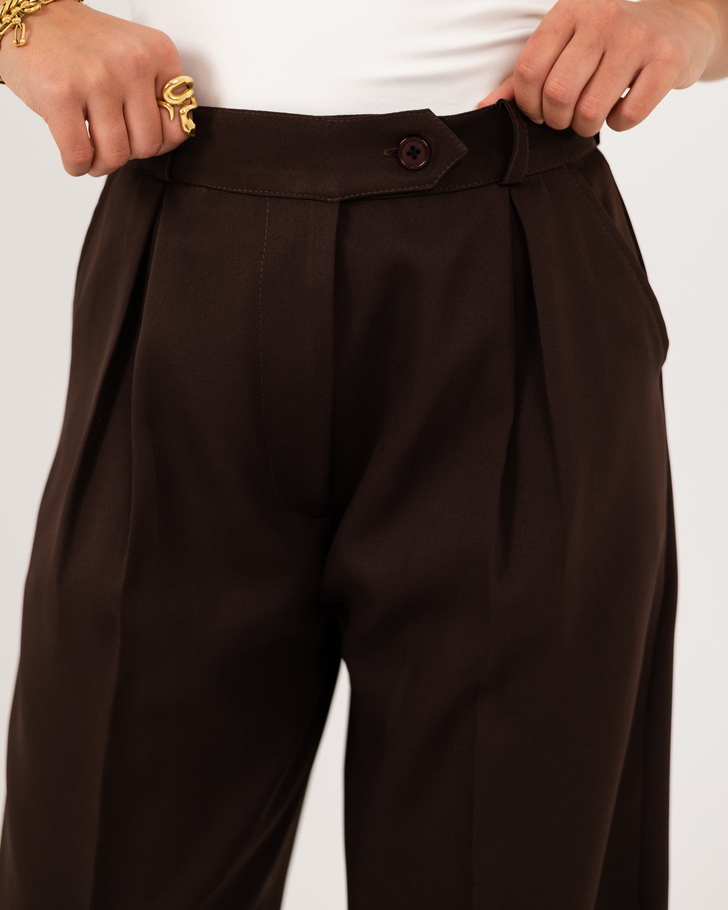 Wide-Leg Modern Pleated Pants