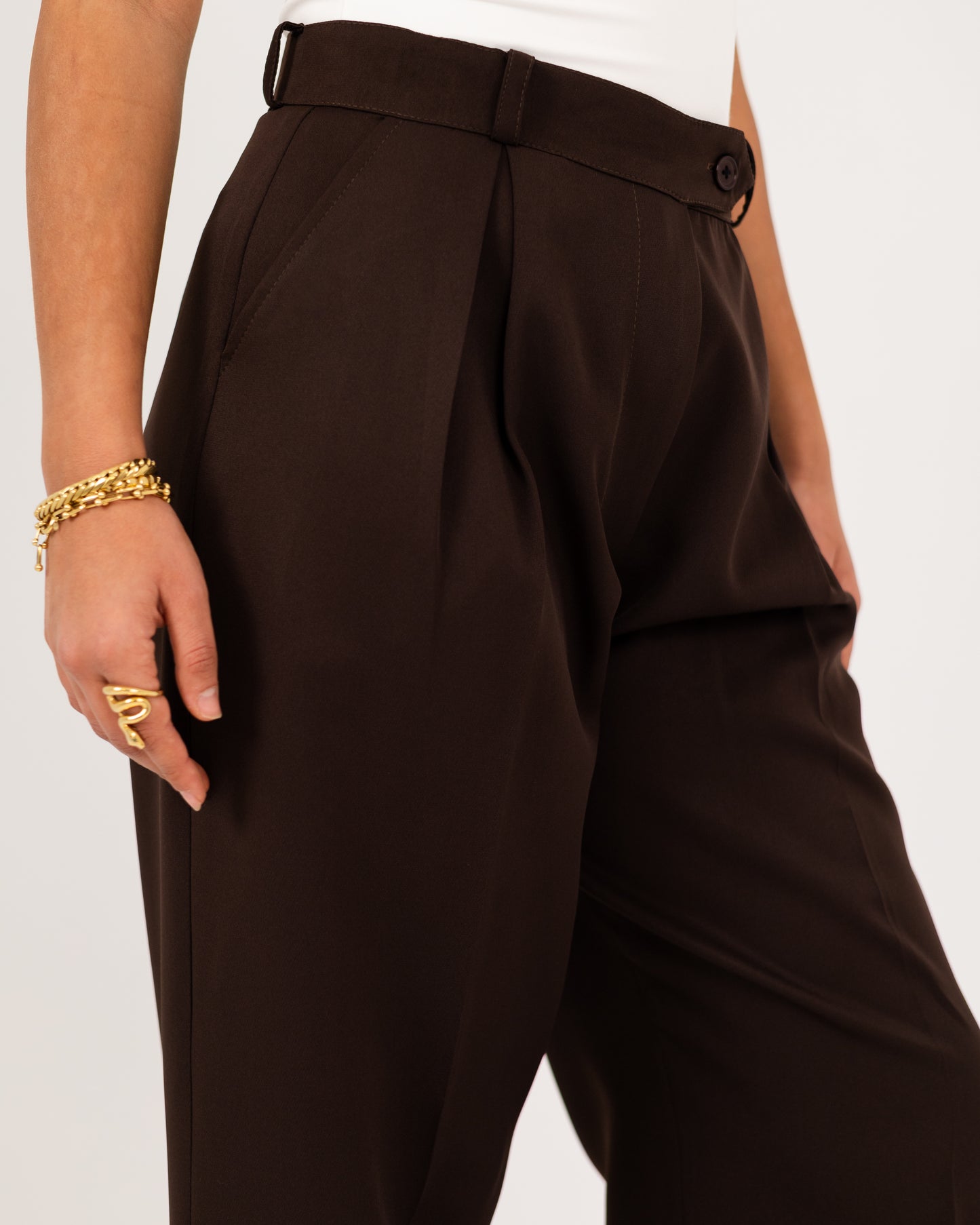 Wide-Leg Modern Pleated Pants