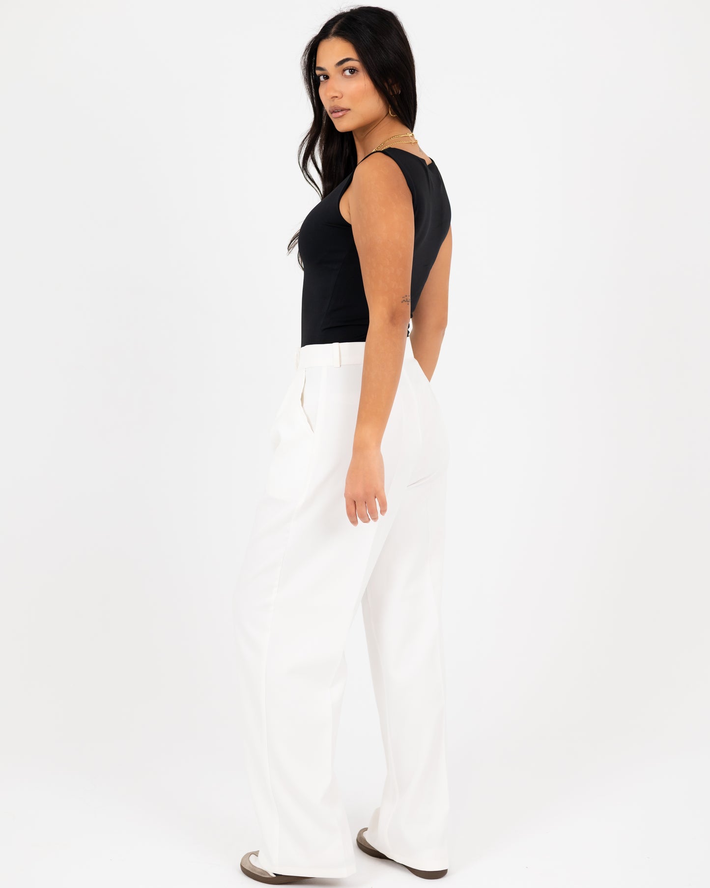 Wide-Leg Modern Pleated Pants