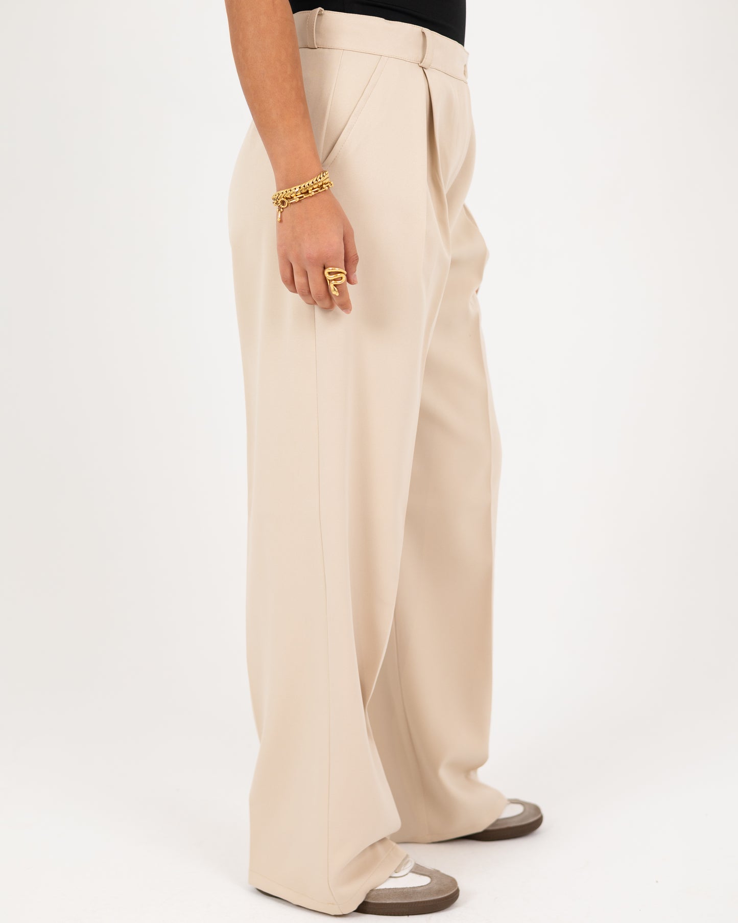 Wide-Leg Modern Pleated Pants