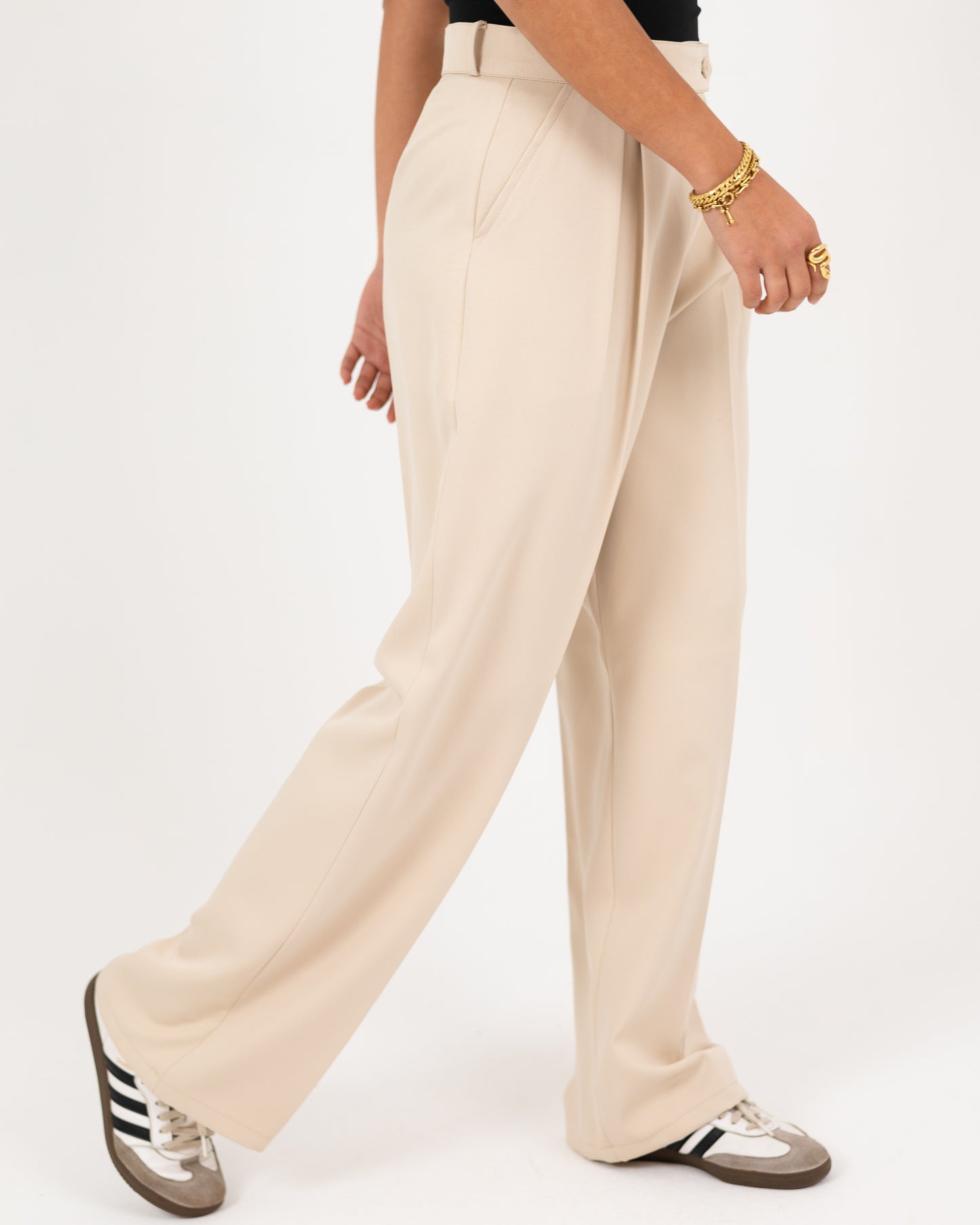 Wide-Leg Modern Pleated Pants