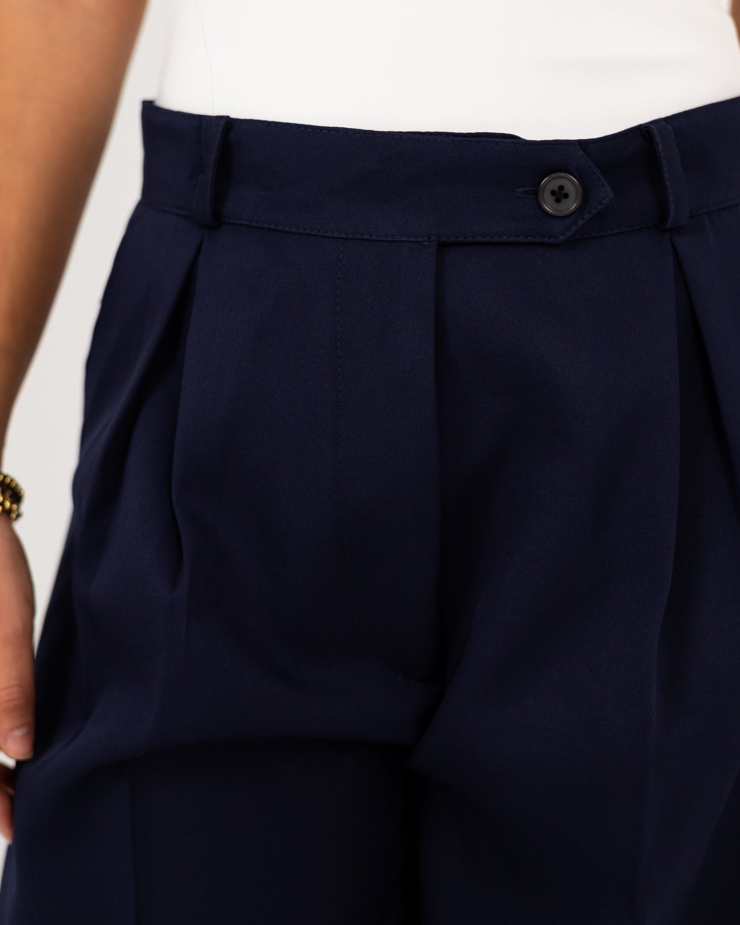 Wide-Leg Modern Pleated Pants