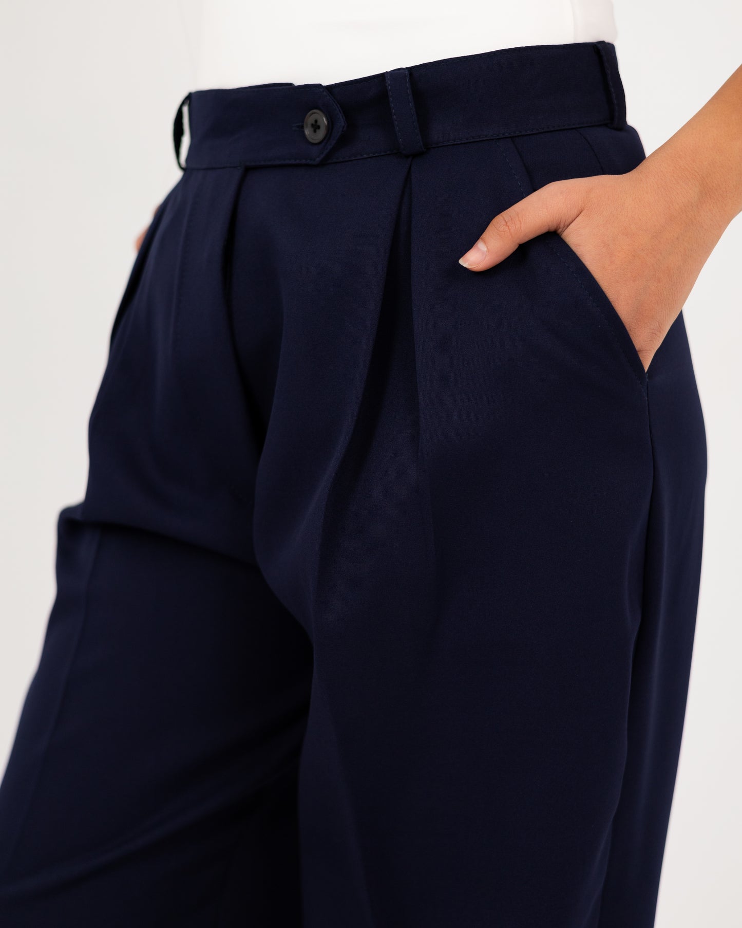 Wide-Leg Modern Pleated Pants